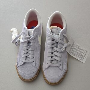 Nike Light Gray Suede Sneakers with Gum Sole Size 8 1/2, NWT